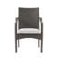 Chaises empilables grises avec structure en fer, coussins argentés, peu encombrants et confortables pour l'extérieur (de 4 sièges)