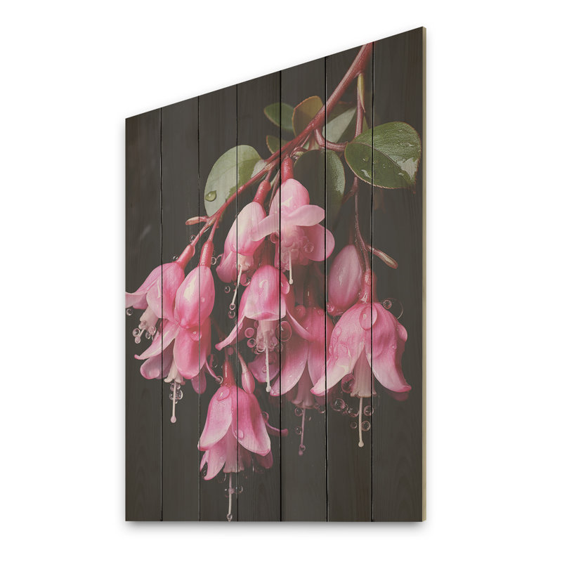 Fuchsia rose avec fleurs de Ladys - Fuschia sur bois, H 40 po x l 30 po