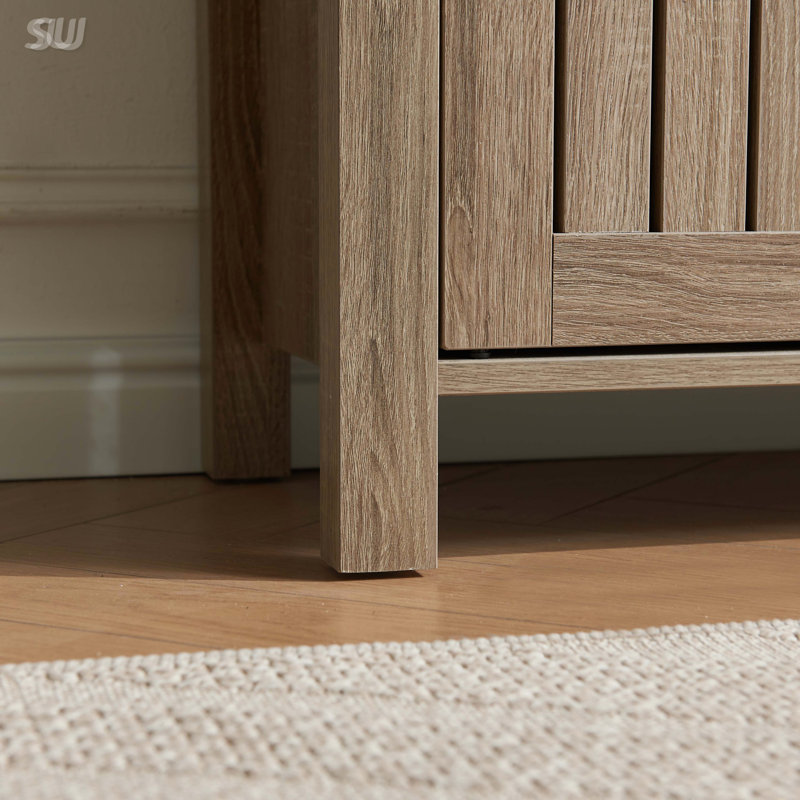 Armoire de rangement à chaussures à lattes avec deux portes et quatre tablettes pour l'entrée, le couloir et le bureau personnel.