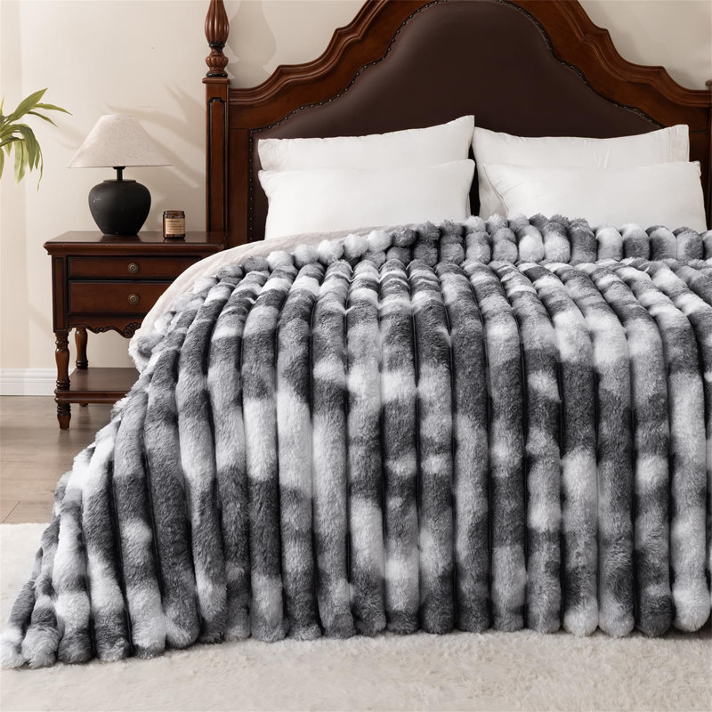 Machine Woven Throw Blanket, Black