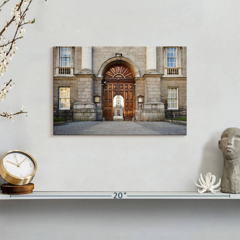 Lilie Trinity College, Dublin, H 8 po x l 12 po