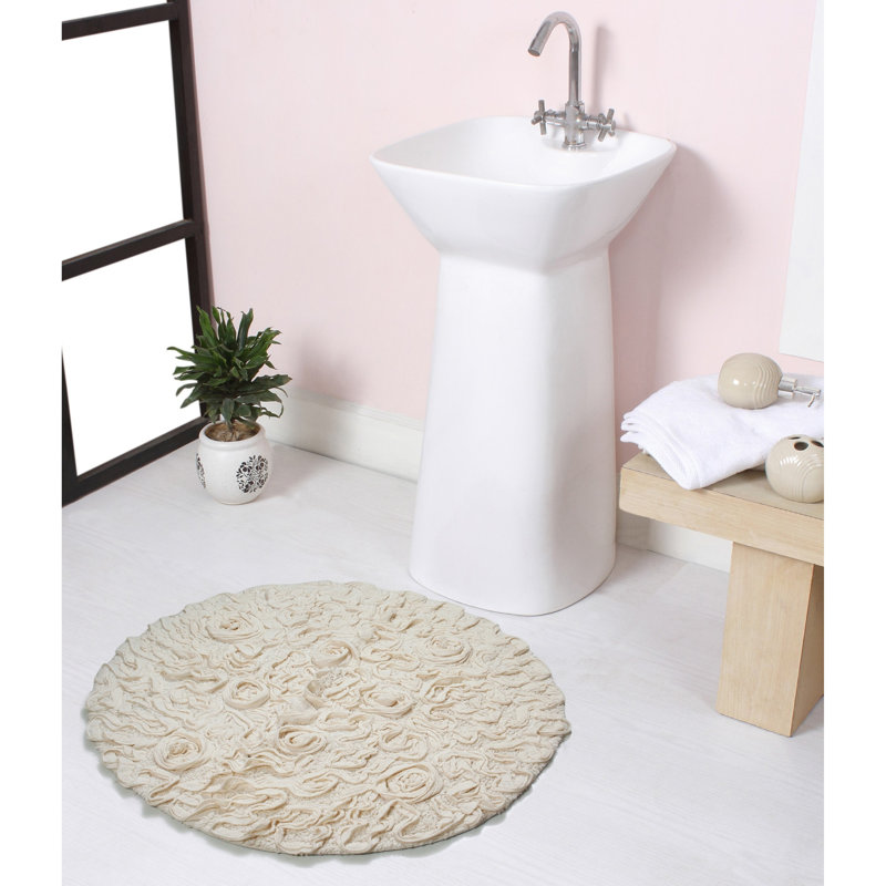 Taki Cotton Round Bath Rug, 22" Round, Ivory