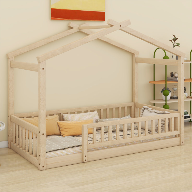 Structure de lit en bois en forme de maison avec clôture, Naturel