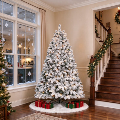 Arbre de Noël artificiel floqué, pointes en PVC enneigées avec lumières UL et pommes de pin, structure à charnières et support en métal pour la décoration des Fêtes