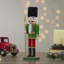 Soldat casse-noisette de Noël vert et rouge 14 po avec lance