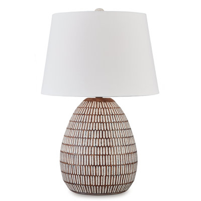 Lampe de table Gyen de 29 po, base de pot à motif blanc antique, abat-jour empire beige