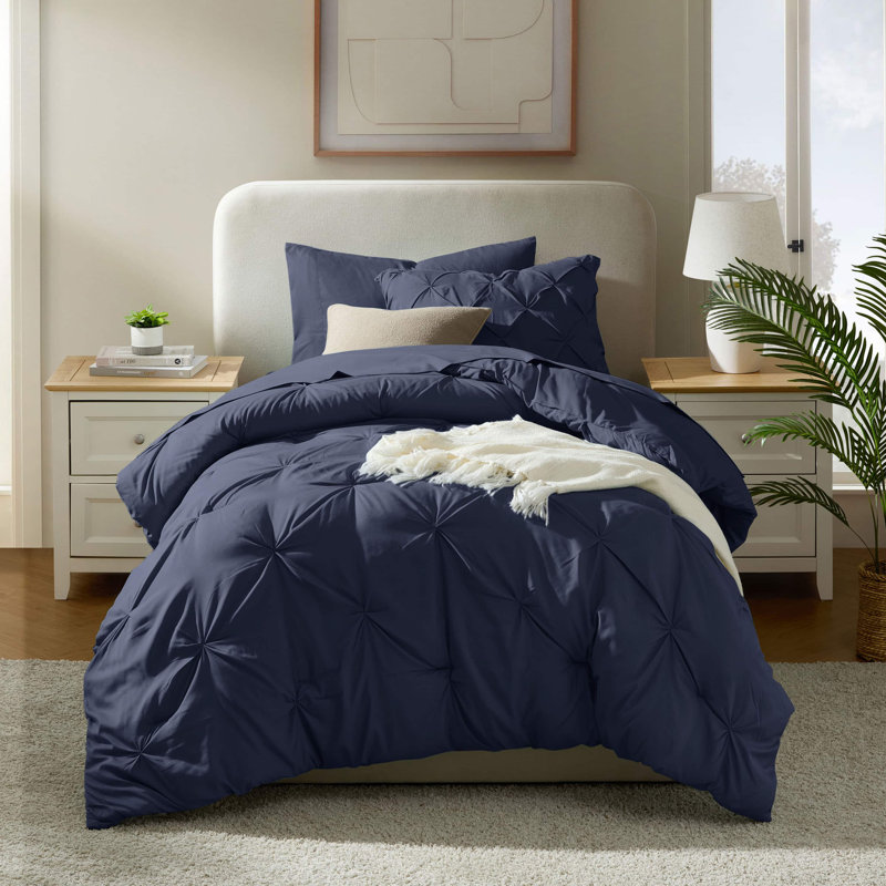 Ensemble d'édredon plissé avec draps Bed-in-a-Bag, Bleu marine, Édredon simple très long + 4 pièces supplément