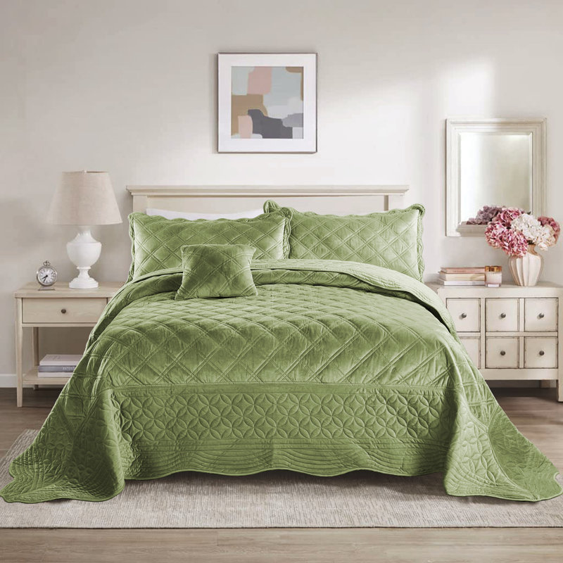 4 Piece Oversized soft Microplush Quilt Set, King Quilt, Sage