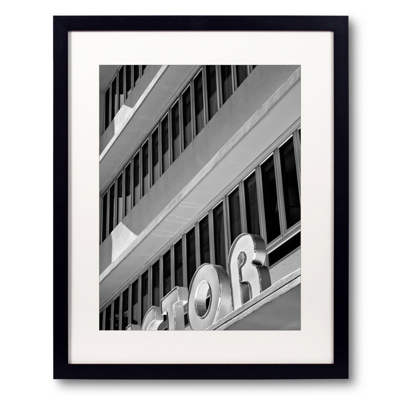 Art Deco Miami Beach # 1 par Adam Sherbell - photographie de cadre, 20" H x 16" W