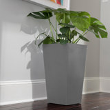 Finley Modern 20-in Recycled Plastic Indoor/Outdoor Square Vertical Planter