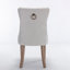 Chaise de salle à manger cloutée avec pieds en bois-554752287