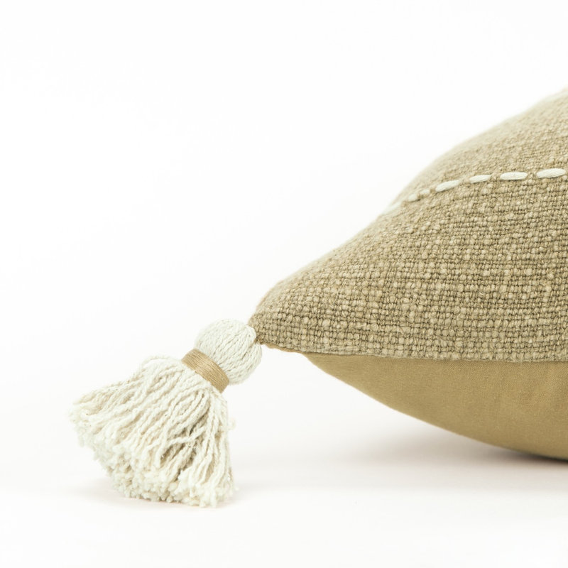 Coussin décoratif kaki crème Kantha