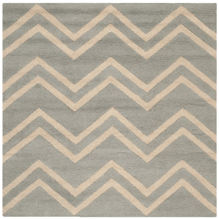 Sanyla Hand Tufted Wool/Cotton/Latex Chevron Rug in Gray/Beige