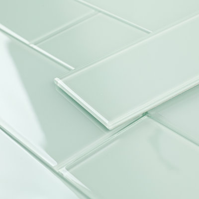 Carreaux de métro en verre vert adhésifs Diflart 3 po x 12 po pour la cuisine et la salle de bain (paquet de 20)