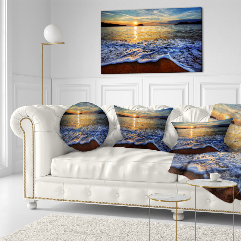 Coussin lombaire sandy beach avec vagues de pacifique