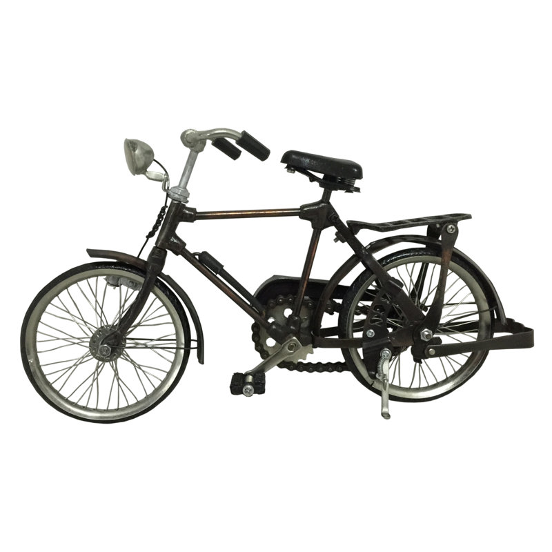 Vélo en métal pour le modèle mâle rétro
