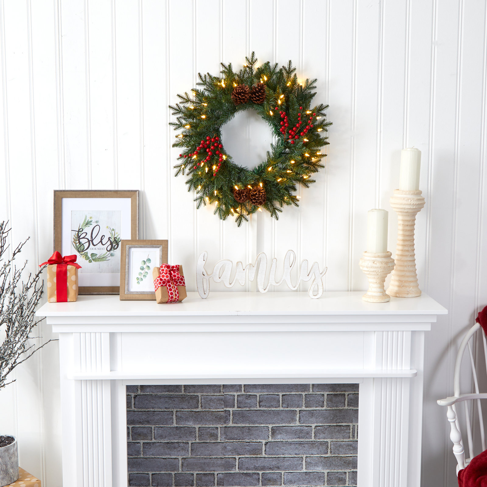 24'' Lighted Wreath