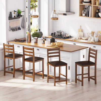 Hauteur de 4 tabourets de bar