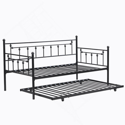 Daybed with trundle