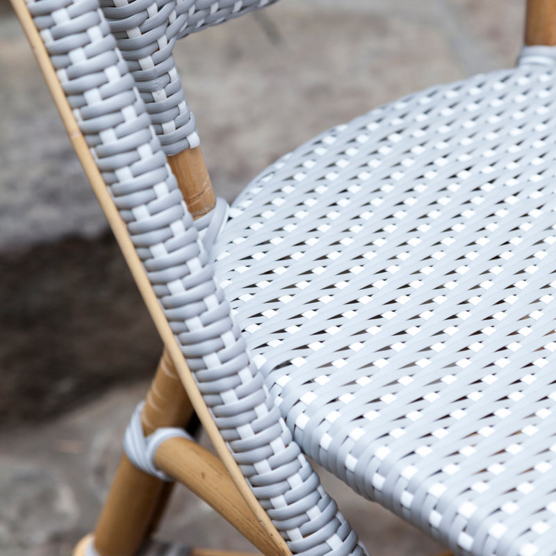Chaise d'appoint en rotin Popplestone Sofie, Gris à pois blancs