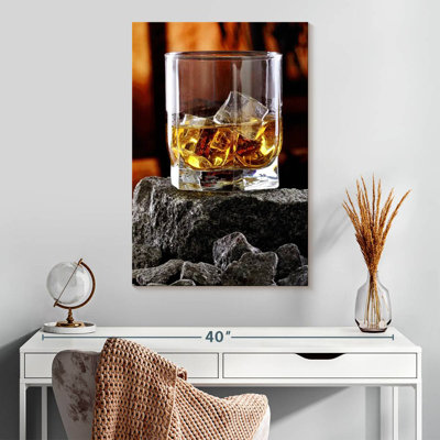 Yarlin whisky sur des rochers