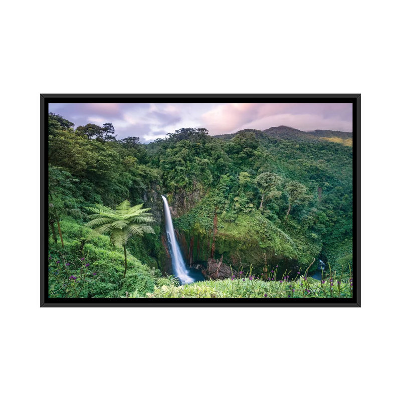 « catarata del toro cascade, costa rica » par matteo colombo, impression sur toile, H 18 po x l 26 po x P 1,5 po