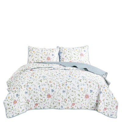 Blue Daisy Meadow Quilt Bedspread Set