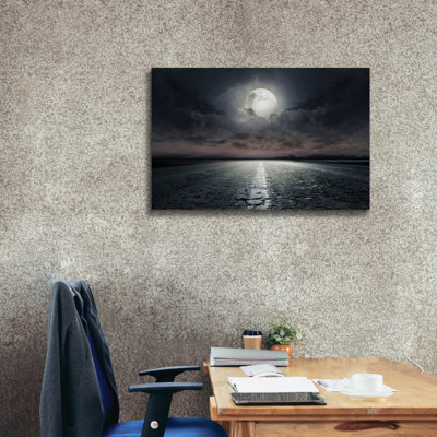 «Moon» par PhotoINC Studio