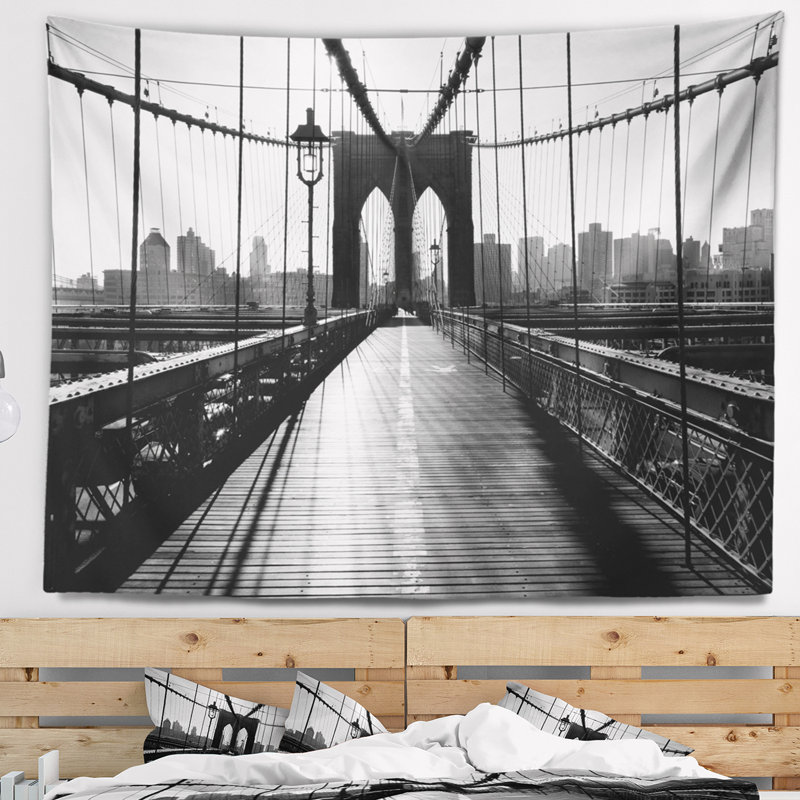Tapisserie pont brooklyn foncé cityscape, H 32 po x l 39 po