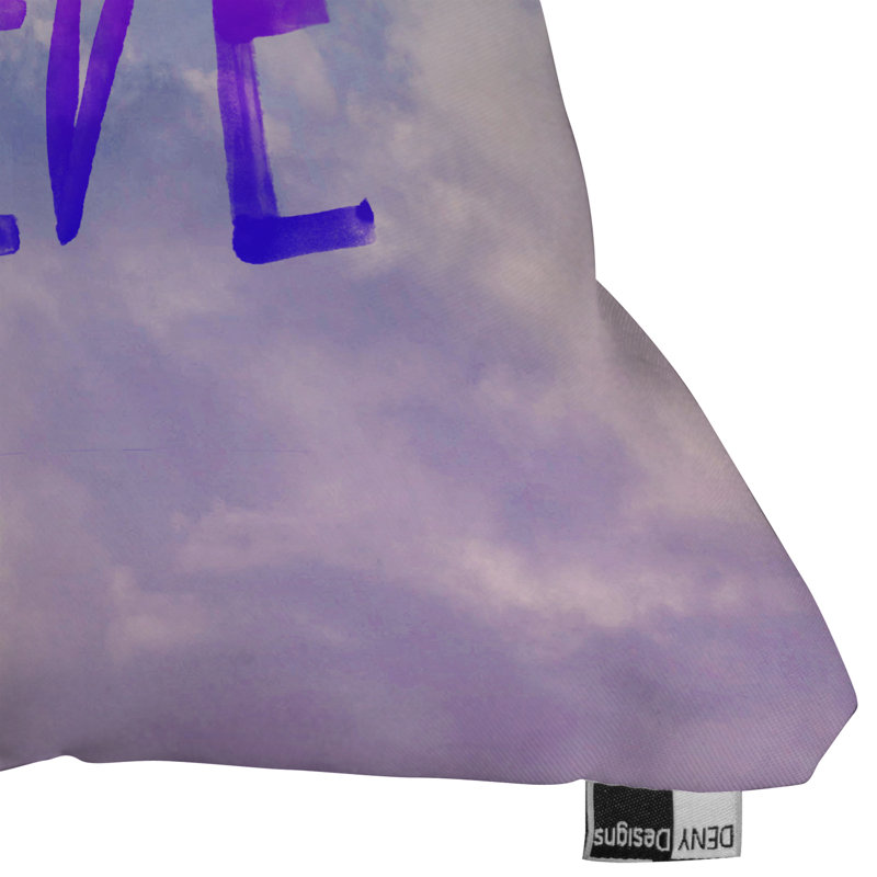Coussin décoratif Leah Flores Believe x Clouds, 26 po x 26 po