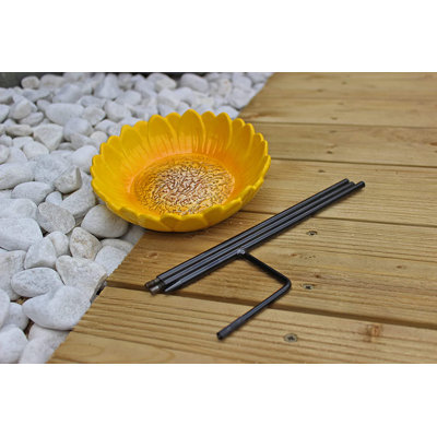 Canh Metal Pole Tray Bird Feeder