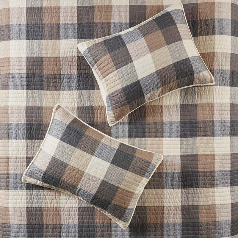 Full Gray Reversible Herringbone Quilt Set with Throw Pillows