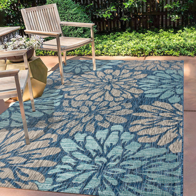 Tapis d'intérieur / extérieur bleu marine / turquoise à motif floral texturé Hagy, Rectangle 5 pi 3 po x 7 pi 7 po