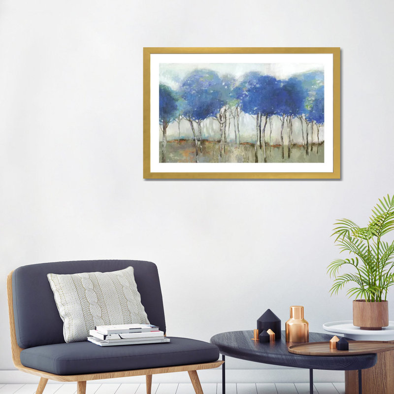 "Indigo Woodland" par Allison Pearce, reproduction d’art, Blanc, H 24 po x l 32 po x P 1 po, Papier encadré doré
