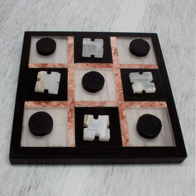 Ensemble de tic-tac-toe Naiah Rose On