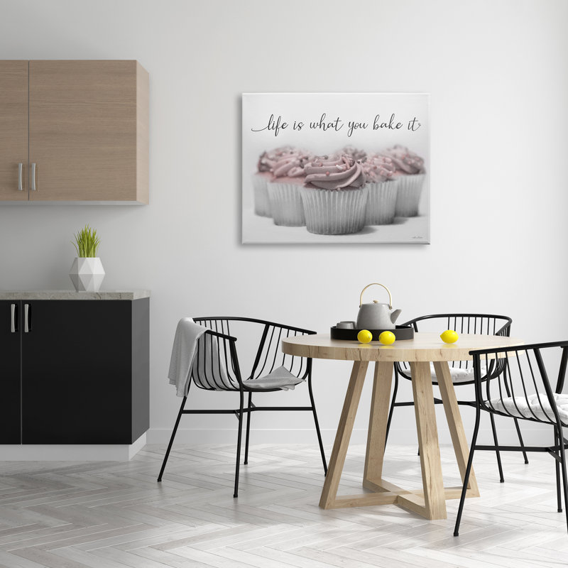 «Life Is What You Bake It Cupcakes» par Lori Deiter, impression sur toile tendue, H 30 po x l 40 po x P 1,5 po
