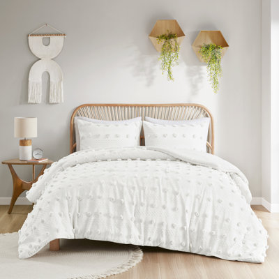 Lucy Clip Jacquard Comforter Set