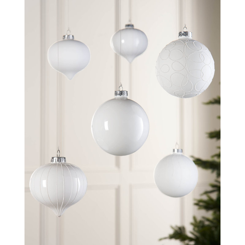 10.8cm Solid Colour Plastic / Acrylic Bauble, White
