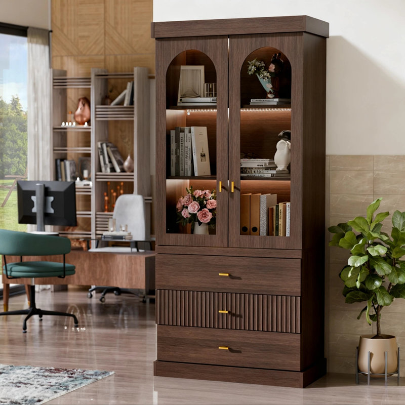 Élégante vitrine en bois avec portes et tiroirs en verre, armoire de rangement avec éclairage DEL, grande capacité et finition imperméable