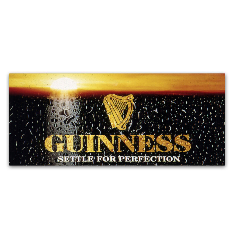«Install for Perfection» par Guinness Brewery - publicité sur toile, H 12 po x l 32 po x P 2 po
