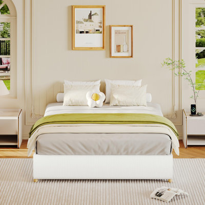 Structure de lit plateforme tapissier Cloud sans tête de lit, tissu bouclé doux, pieds ronds en bois massif, capacité de 1200 lb, support de lattes en bois silencieux, aucun sommier requis