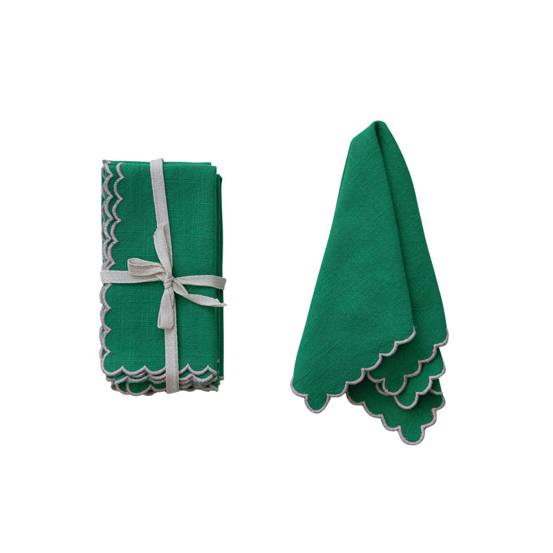 Scalloped Cotton Napkins in Garden