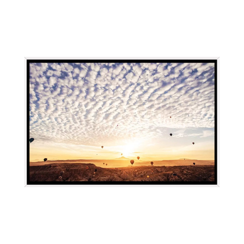 "Fly to the clouds" par Hobopeeba-reproduction de photo, H 18 po x l 26 po x P 1,5 po, Toile blanche encadrée, Pas de tapis