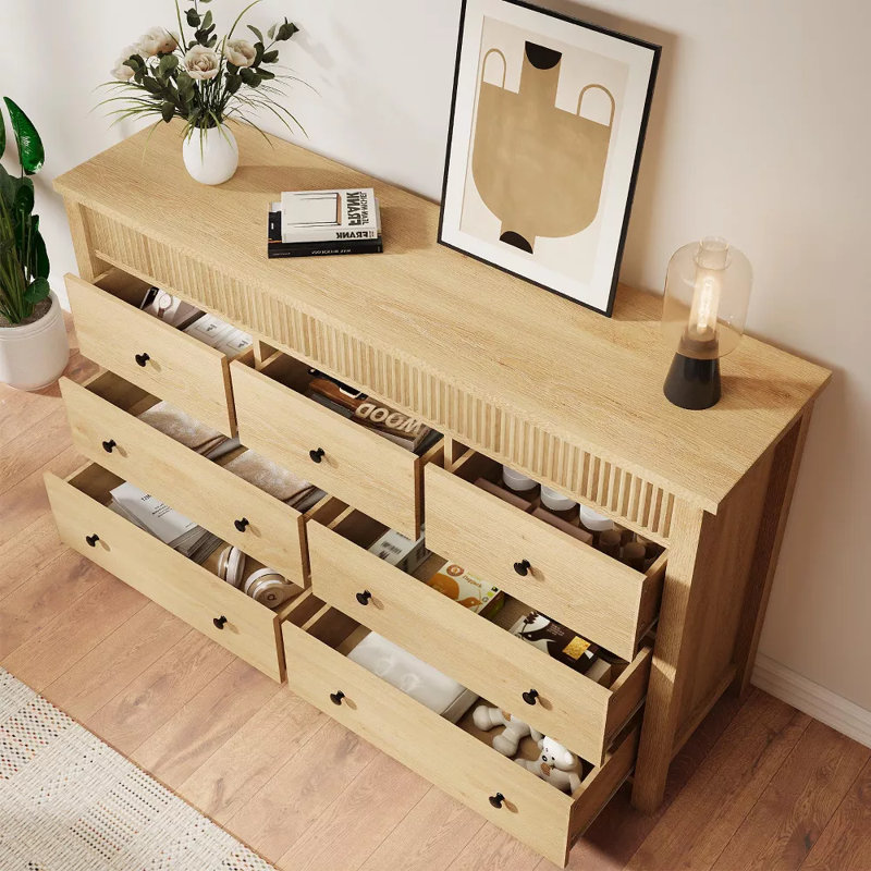 Armoire à 7 tiroirs en chêne naturel avec conception cannelée - unité de rangement multiple et support multimédia pour le salon. Couloir ou entrée