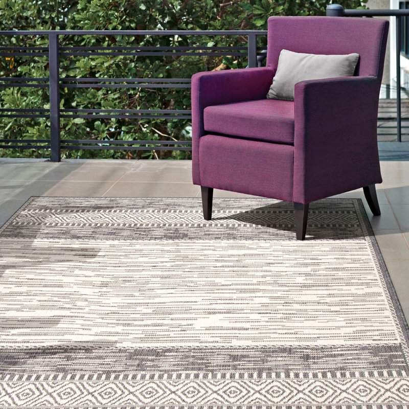 Ray Gray Indoor/Outdoor Area Rug, Rectangle 5'3'' x 7'6''