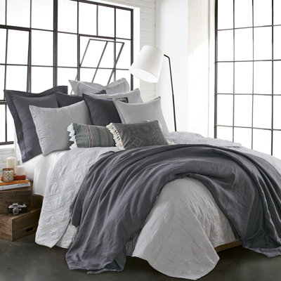 Washed Linen Light Grey Twin Quilt