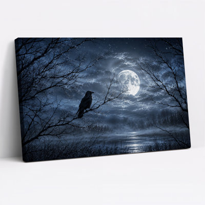Pleine lune sur un lac brumeux avec un corbeau noir sur toile d'Halloween