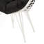 Chaise de patio noire et blanche avec coussin amovible