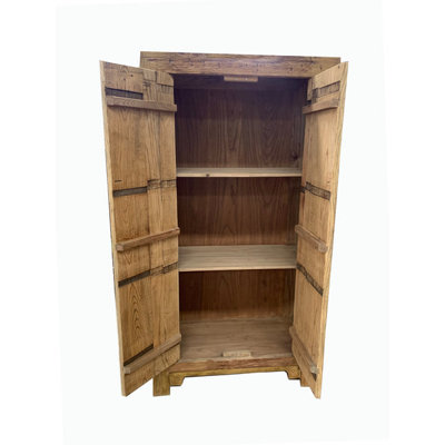 Armoire en bois massif