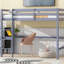 Lit mezzanine simple avec bureau intégré, échelle et garde-corps de sécurité, gris, conception peu encombrante pour étudier et dormir-118038460